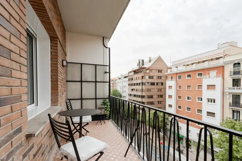 Reforma integral e interiorismo en un piso en esquina en el Barrio de Salamanca — fotografía 12